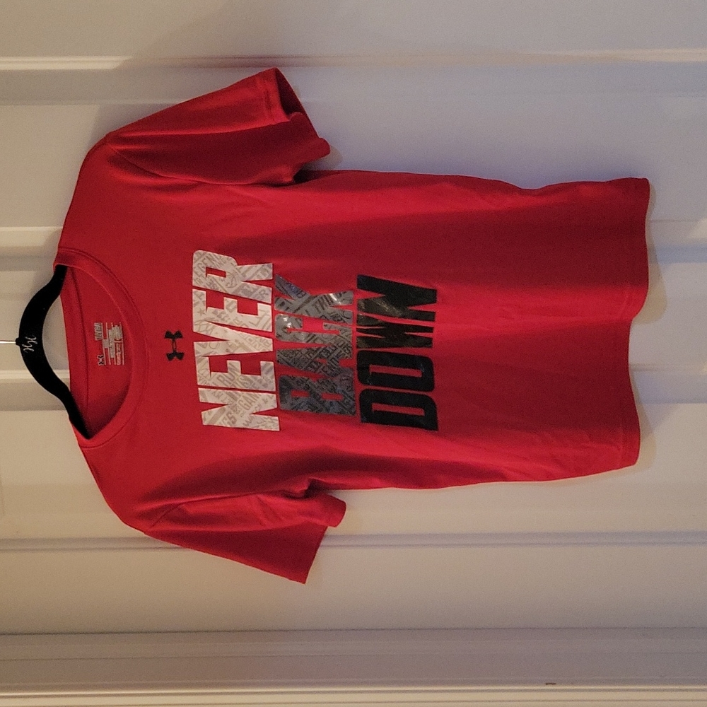 Under Armour red heat gear loose large